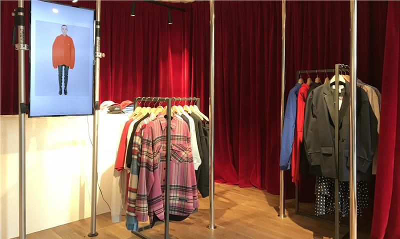 这年头穿什么显年轻,穿得中性一点才时髦