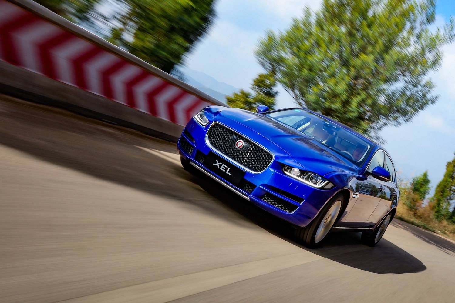 捷豹xel2024全新改款是三缸吗,捷豹xel三缸改装