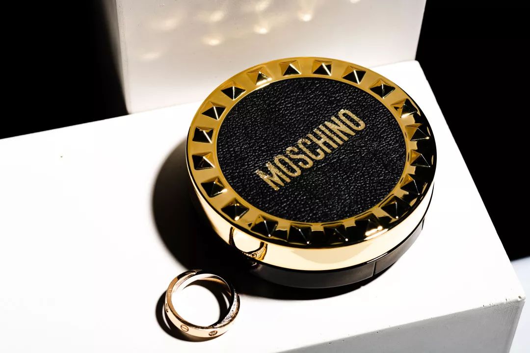 李佳琦推荐超值遮毛孔神器！韩国限量款，明星裸妆轻松打造