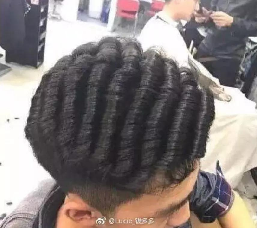 过年了，千万别逼你妈去烫头，哈哈哈哈哈哈哈哈哈哈！