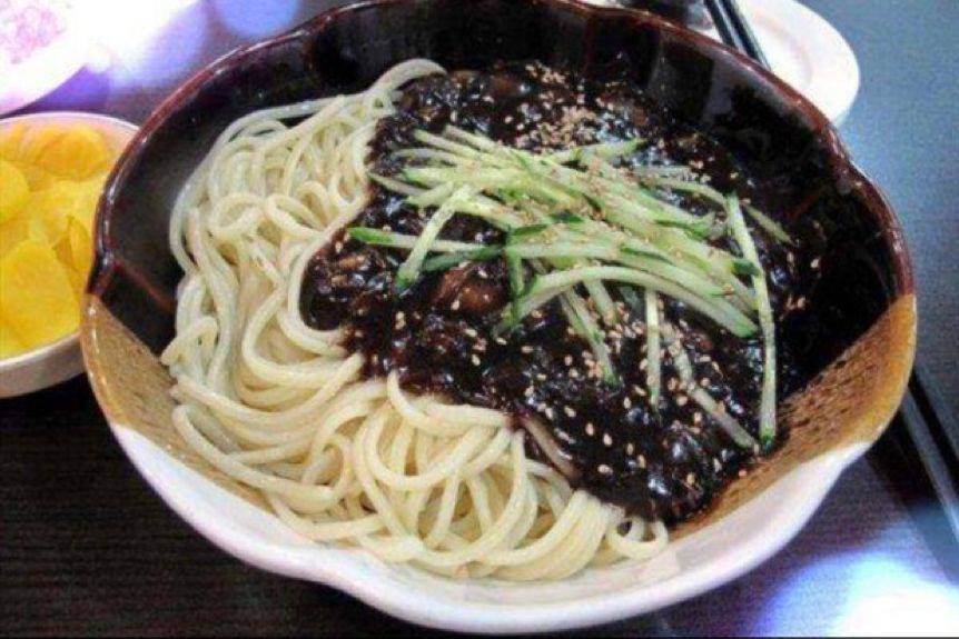 韩国百年老店主厨入淘：卖面条机致富，如今又盯上切葱机