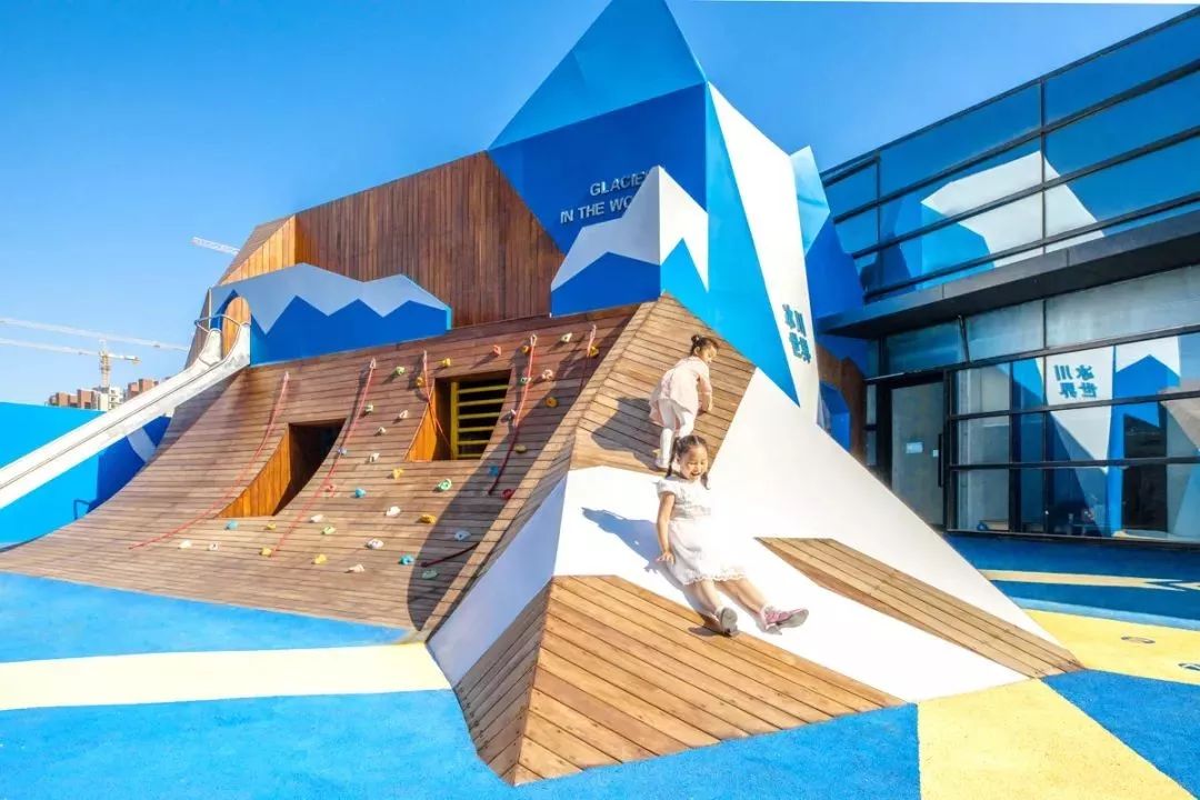 运动主题教室设计,校园运动场设计效果图