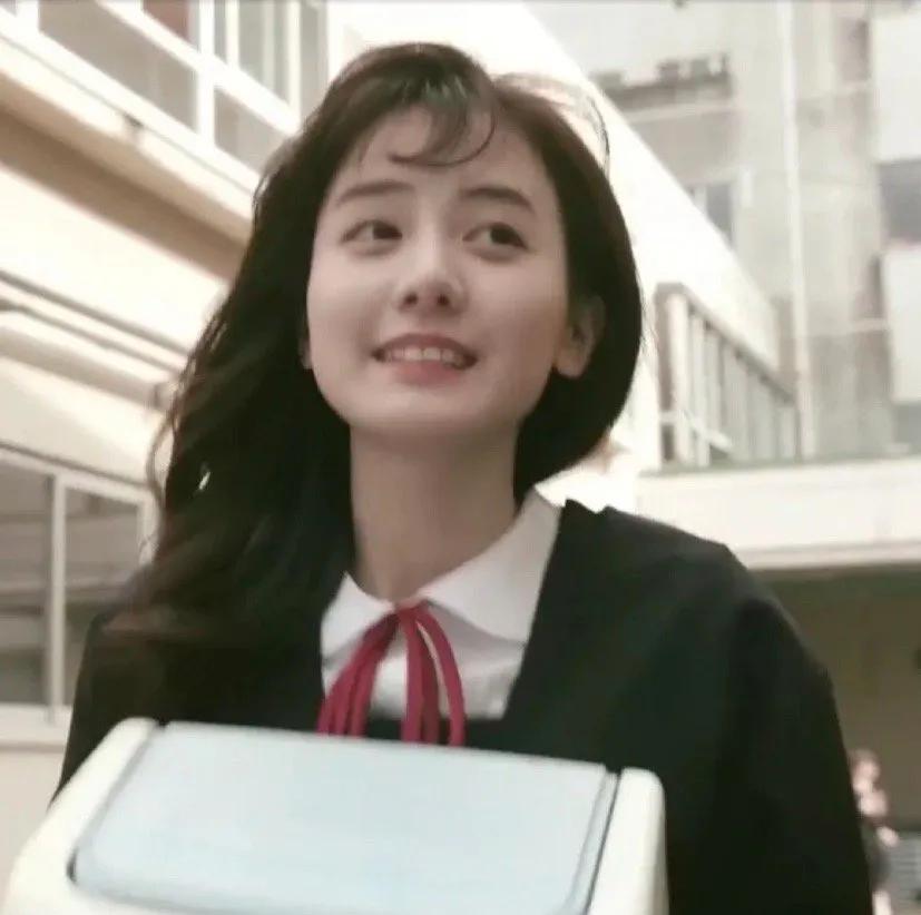 她是纯欲风的病娇女，被15家公司疯抢，昭和系甜妹有多大魅力？