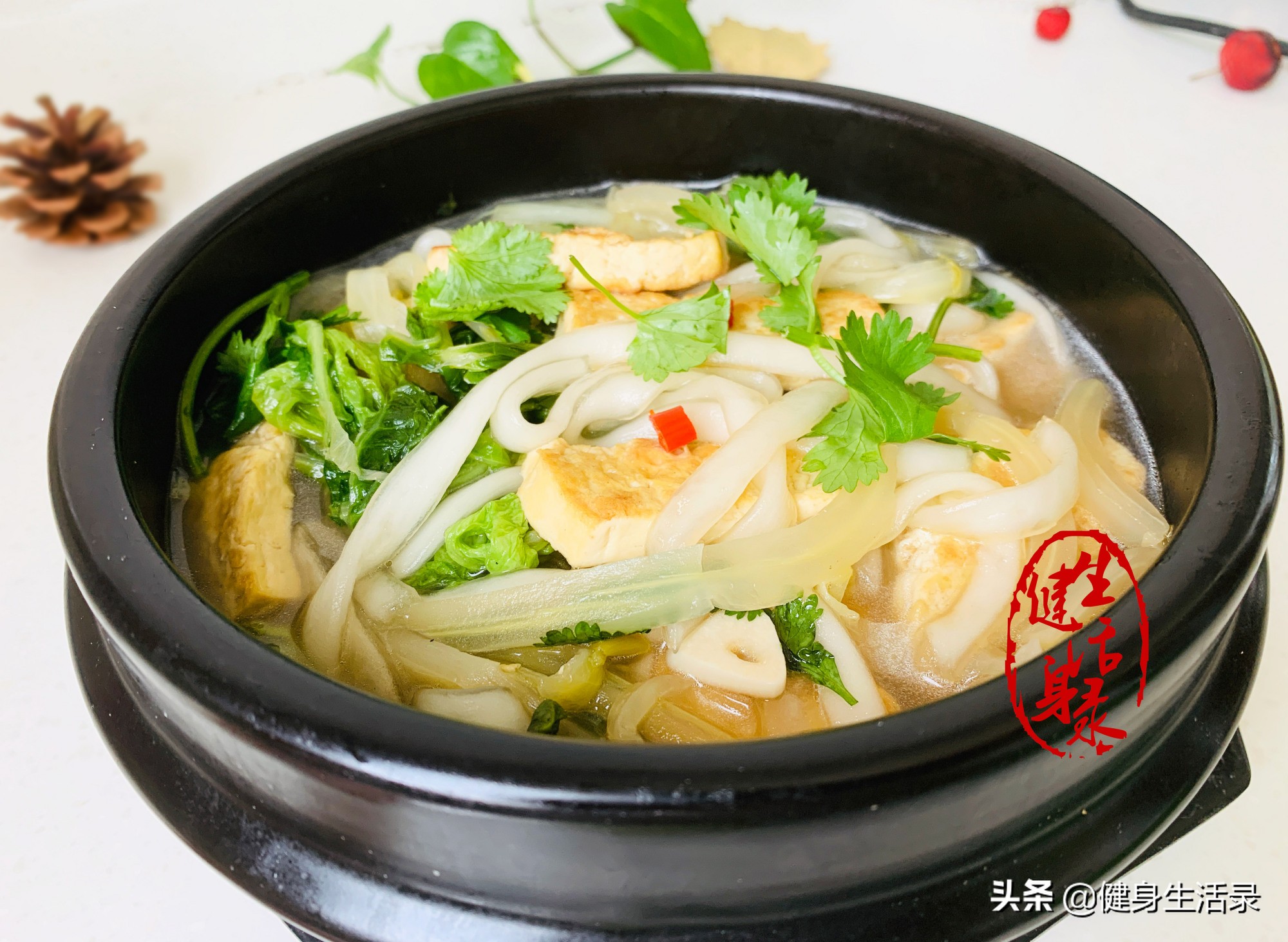 冬日砂锅炖白菜,用砂锅炖白菜搭配什么好吃