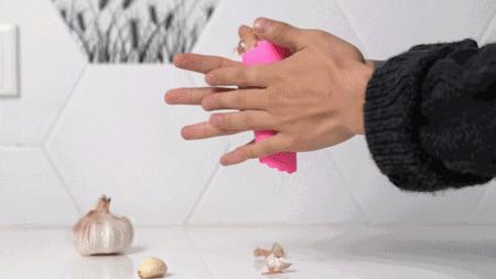 剥大蒜辣手怎么办,剥蒜头手臭怎么办