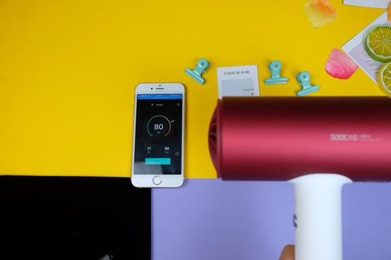 头发风一吹毛躁干枯怎么处理,头发干枯毛躁和吹风机有关吗