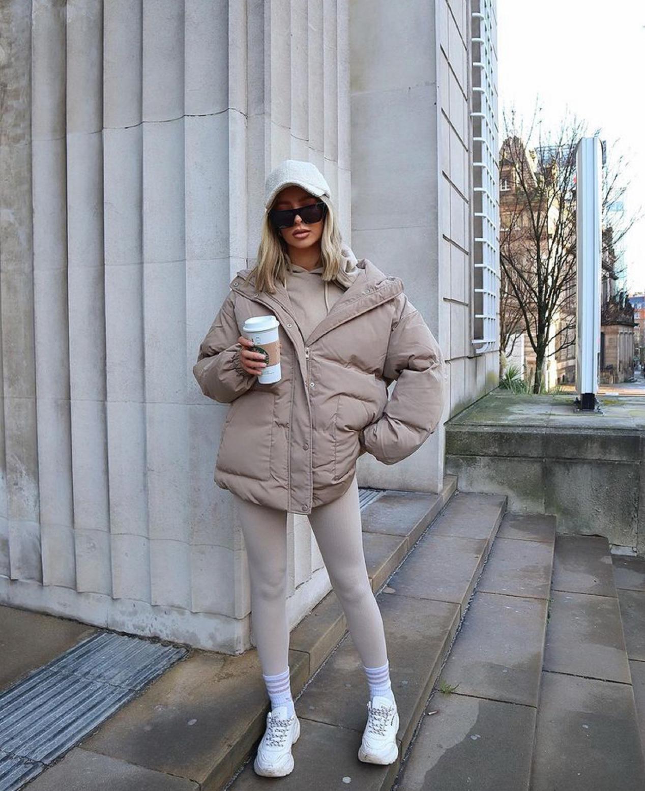 鲨鱼裤羽绒服穿法,今年最火的鲨鱼裤穿搭图片