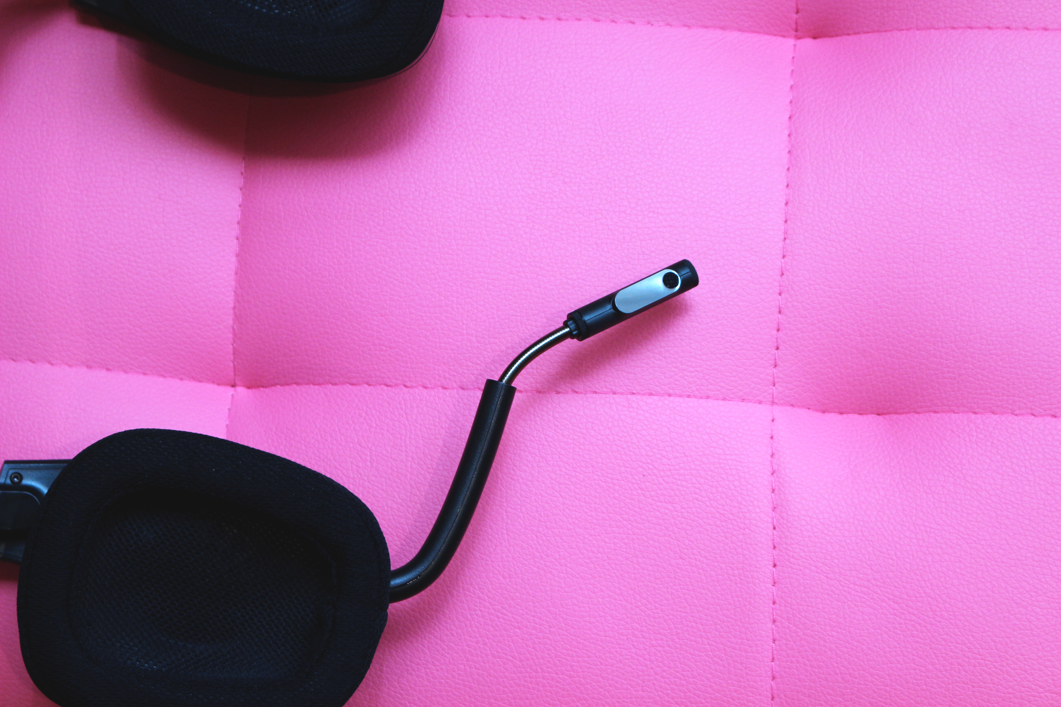 罗技g533耳机可以连接手机吗,罗技g633耳机和金士顿飓风耳机