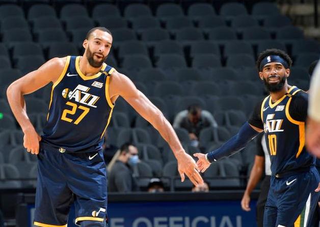 2亿中锋场均14+13，续约前扬言要拿冠军，如今赢球后很骄傲