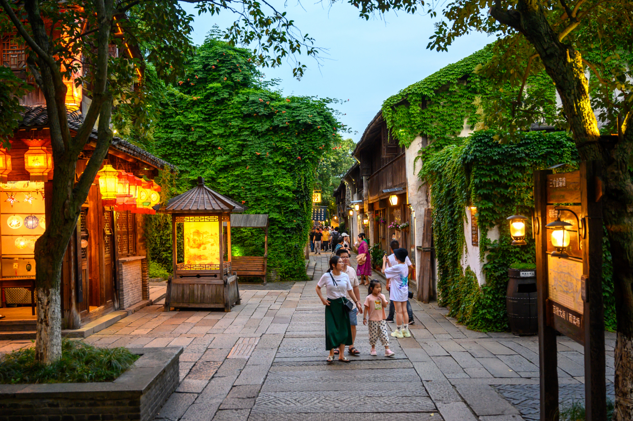 乌镇的夜晚旅游攻略,乌镇的西栅夜景真的很好