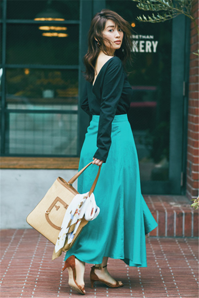 你缺的不是一件衣服而是气质,你缺的不是衣服而是一件品牌