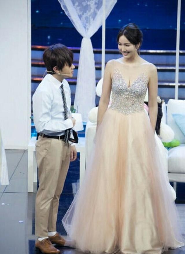 费尽心思追到的高颜值女友,王祖蓝是怎么出名的