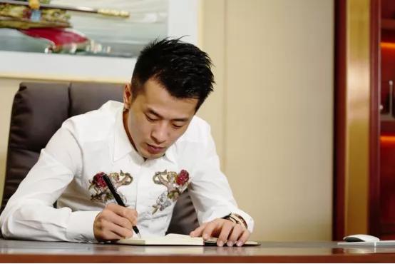 辛巴快手成就完整视频,辛巴直播说快手官方回放完整视频