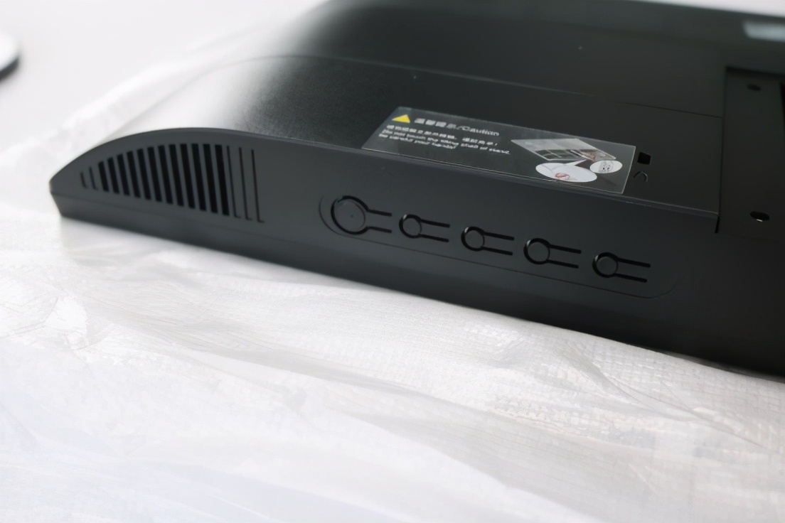 开箱系列丨IPS技术广视角炫彩硬屏！AOC24V4H释放任意角度色彩