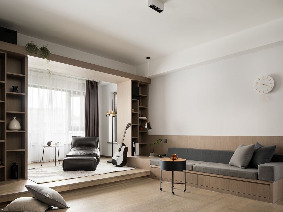 客厅别买沙发了直接做地台,沙发不用买了自己可以做