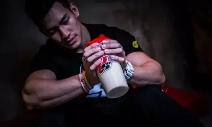 增肌粉喝了不消化吃什么药,增肌粉怎么喝才能一个月长胖