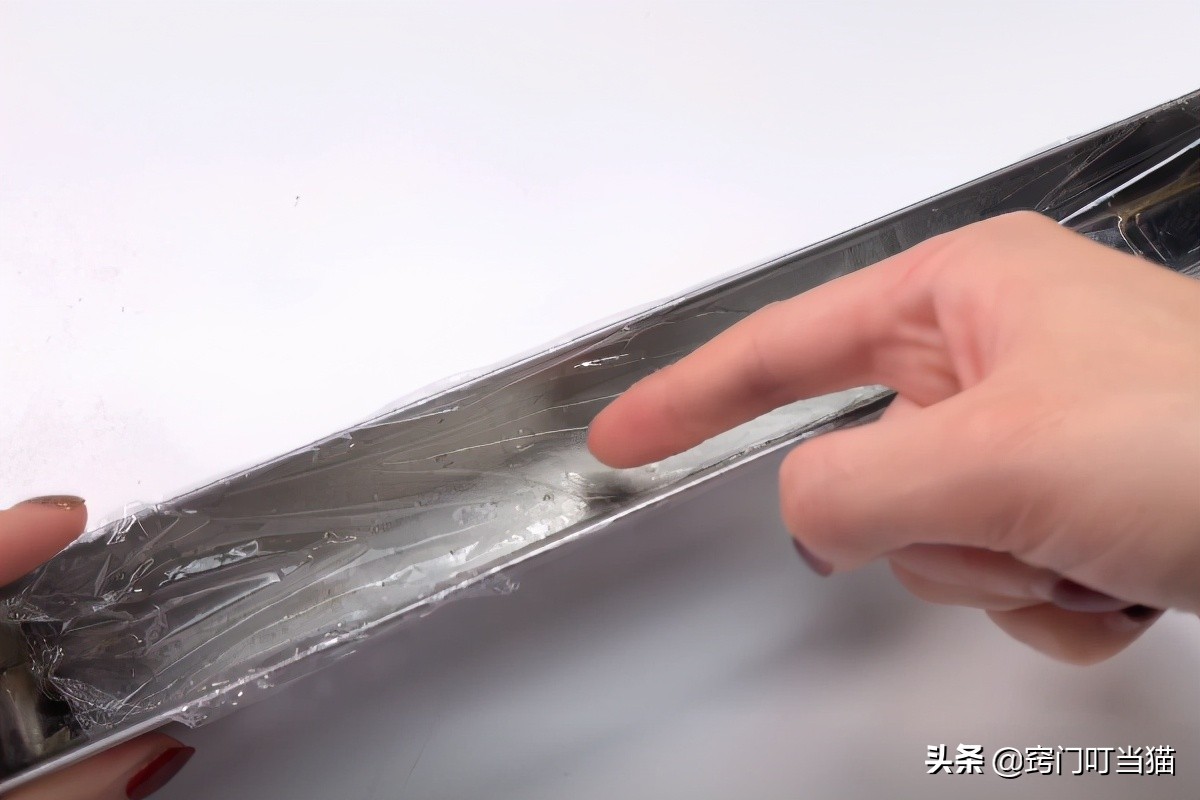 油烟机油盒的巧妙处理,油烟机油盒拆不下来怎么清洗