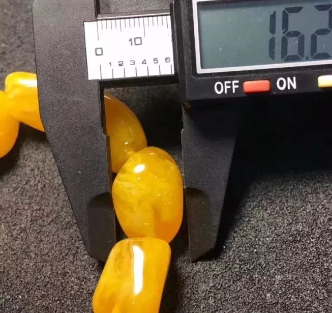 各种造假蜜蜡都会暴露出真身,蜜蜡造假的6大内幕学会避免被宰