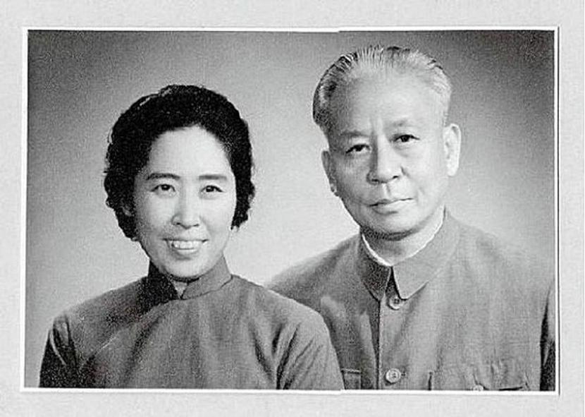 1963年王光美珍珠项链掉入缅甸大海，吴奈温以红宝石项链“赔偿”