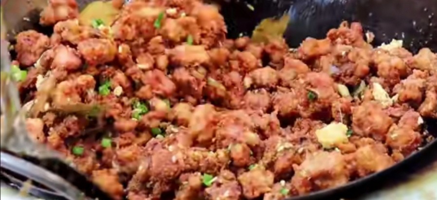 西安小伙卖炸鸡一天能卖20000元,河南小伙卖炸鸡多少钱一斤