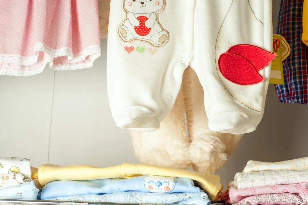 网上十几块钱一件的衣服,网上十几块的衣服能穿吗