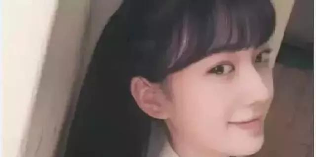 女生问你扎头发好看还是散着好看,女生扎头发好还是披头发好