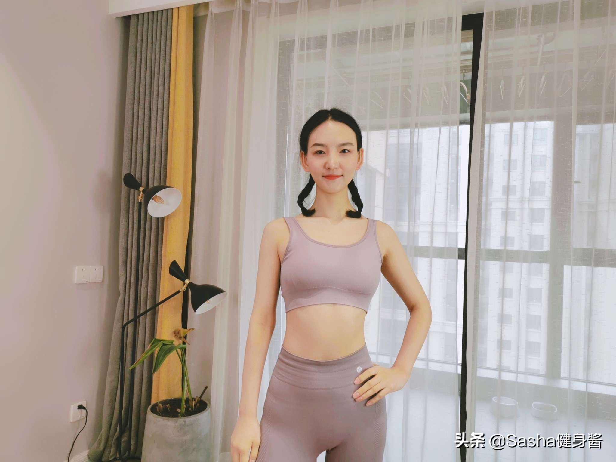 初学者练瑜伽穿啥衣服合适,初学瑜伽穿什么样的瑜伽服最好练