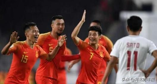 接班郑智成国足“大脑”，连国际足联也这么认为，难怪里皮对他如此青睐