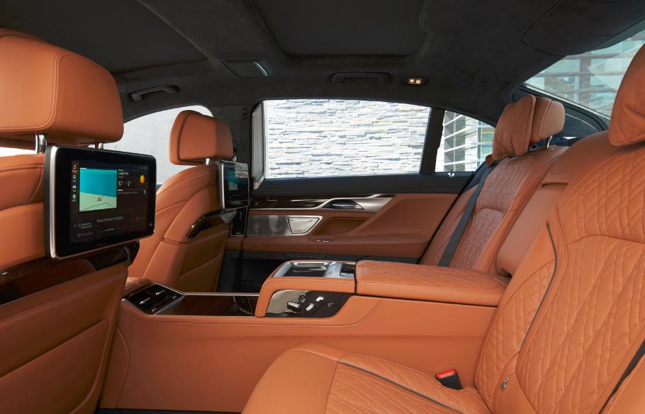 旗舰永远是旗舰！全球首测全新BMW7系