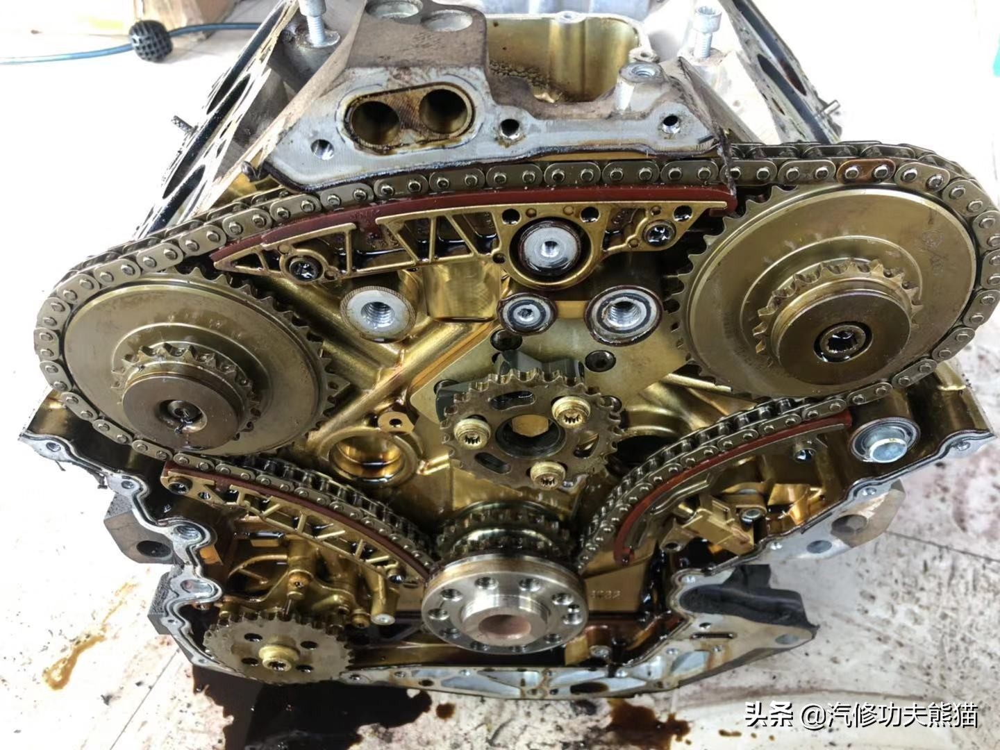 16款奥迪a6l2.5自吸发动机漏油,奥迪a6l2.4免拆烧机油处理靠谱吗