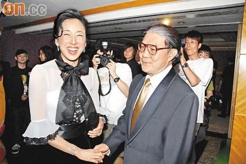 朱玲玲豪门贵妇 (香港豪门贵妇朱玲玲)