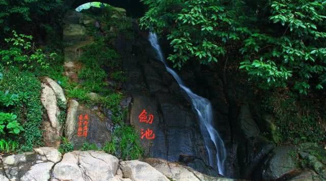 浙江有哪些有瀑布的旅游景点,浙江旅游景点推荐瀑布