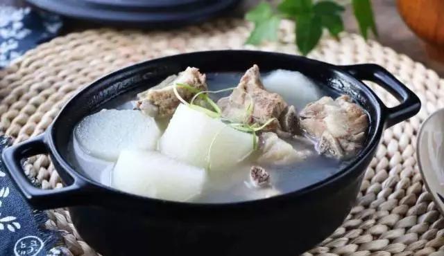 排骨怎么炖才能更好吃排骨炖冬瓜,排骨炖出来汤好白