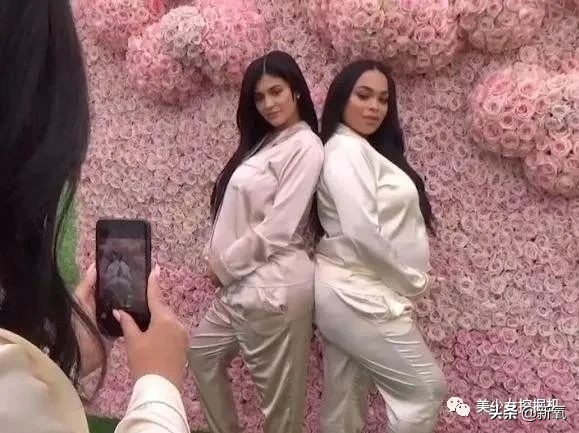 婚内出轨还能让女儿靠前夫名气进名媛圈，卡戴珊的妈现实版甄嬛