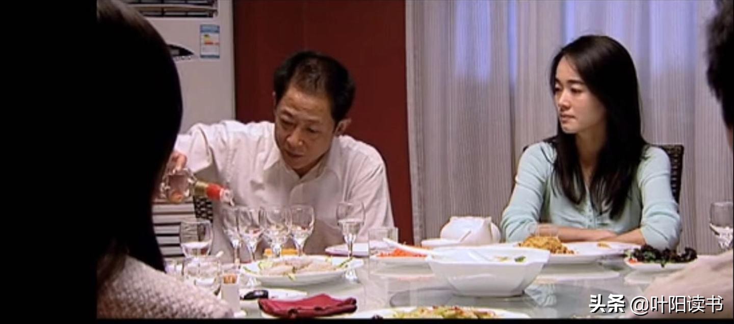 情侣之间该不该跟钱计较,情侣间应该谈钱吗