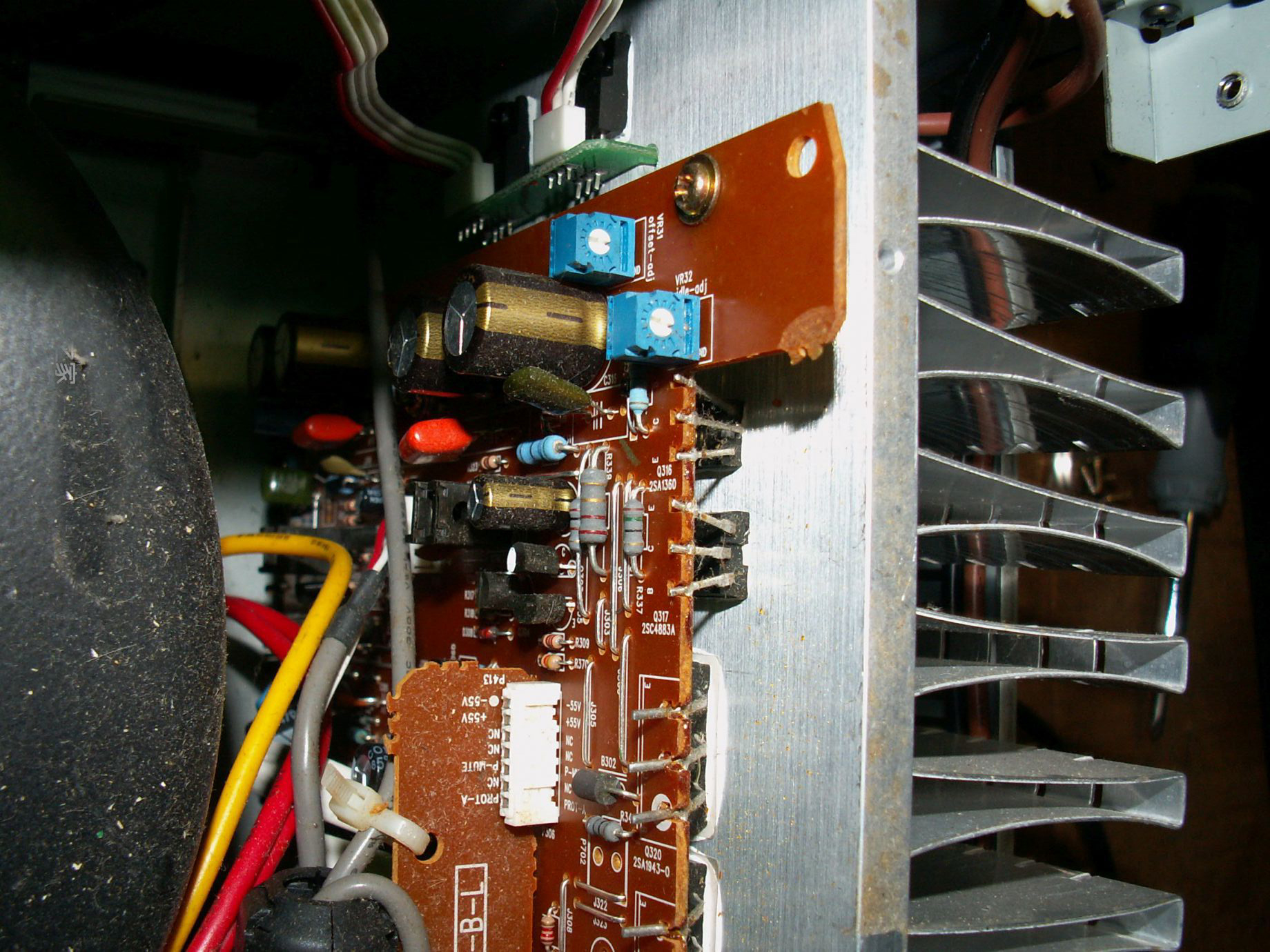 维修一台60多斤的高端影音环绕功放