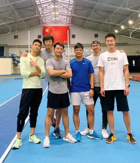 《超越》跑起来！别停下!致体育生，致为生活奔波的你