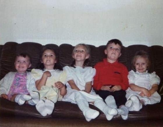 5岁女孩长水痘,成年人长水痘留下红印