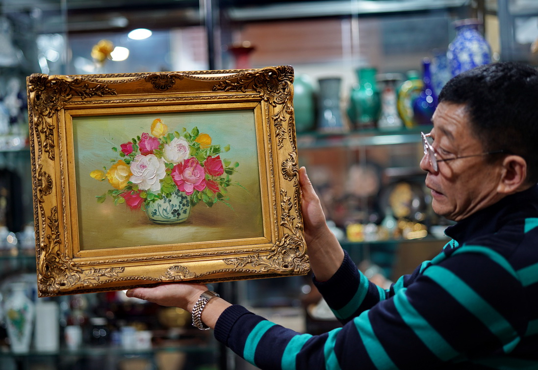 老式铜葫芦烟袋,古玩市场的铜胎掐丝珐琅花瓶