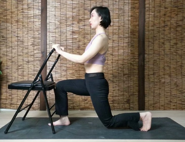 膝关节咔咔响隐隐作痛,下蹲时膝关节有小咔咔声