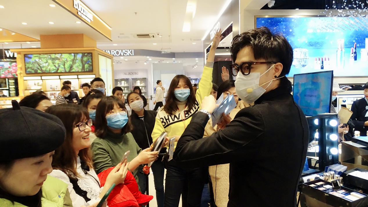 光耀觉醒与梦焕变,CPB肌肤之钥兰州国芳店璀璨开幕