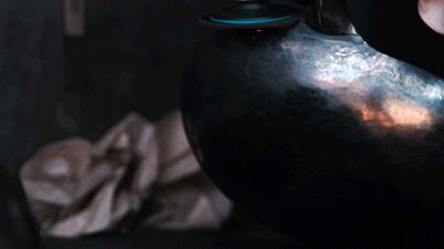 所有的不粘锅和大部分的铁锅,真正的无涂层不粘锅还是古老铁锅