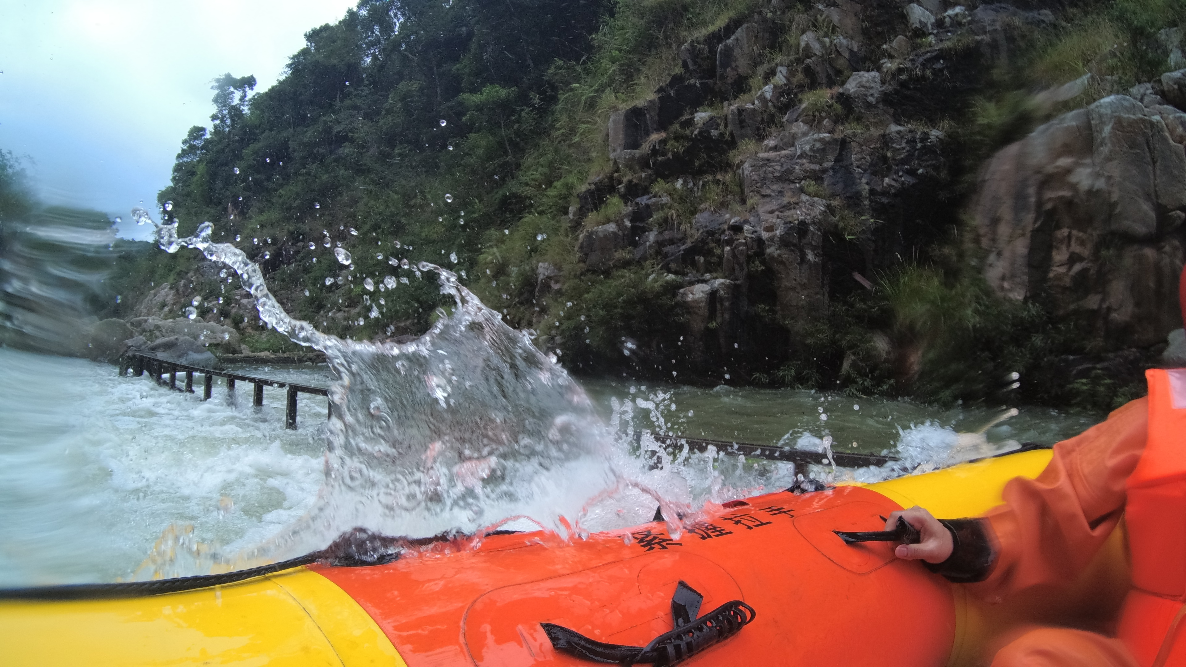 五指山红峡谷漂流一日游,五指山红峡谷漂流后还可以去哪玩