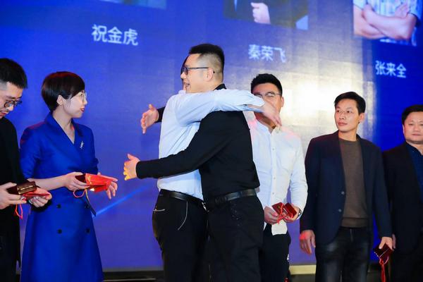 「年会回顾」“同心同行筑梦远航”麦丰装饰2020年度盛典