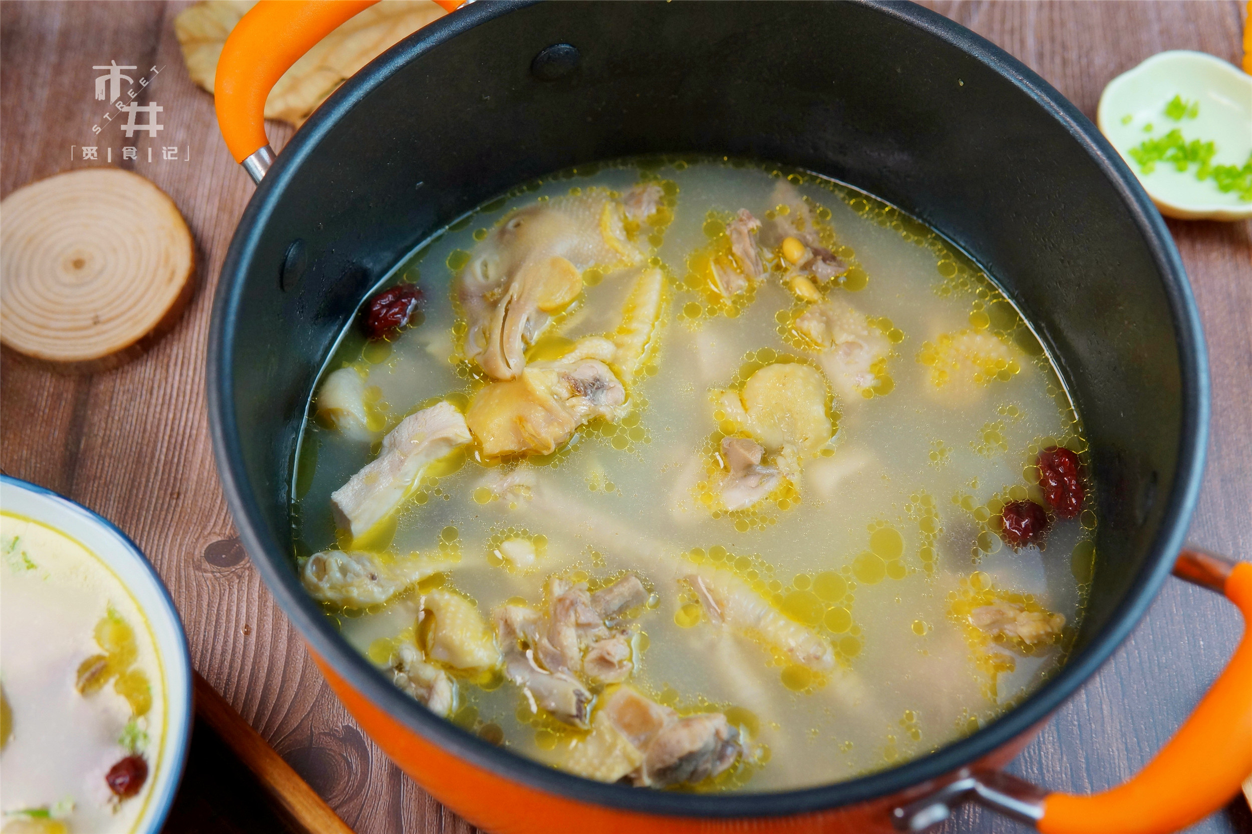 炖鸡汤时别焯水,炖鸡时切记别直接焯水