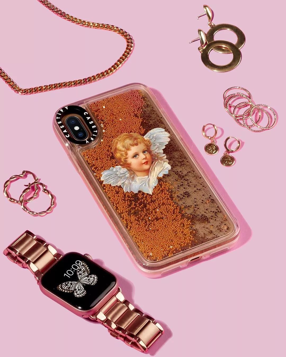 让登上福布斯的Kylie金小妹宠幸的手机壳是？