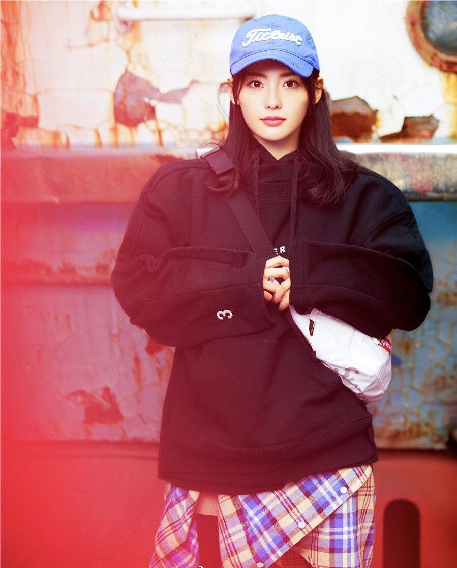 出色的穿搭,李斯丹妮同款subtle斜挎包