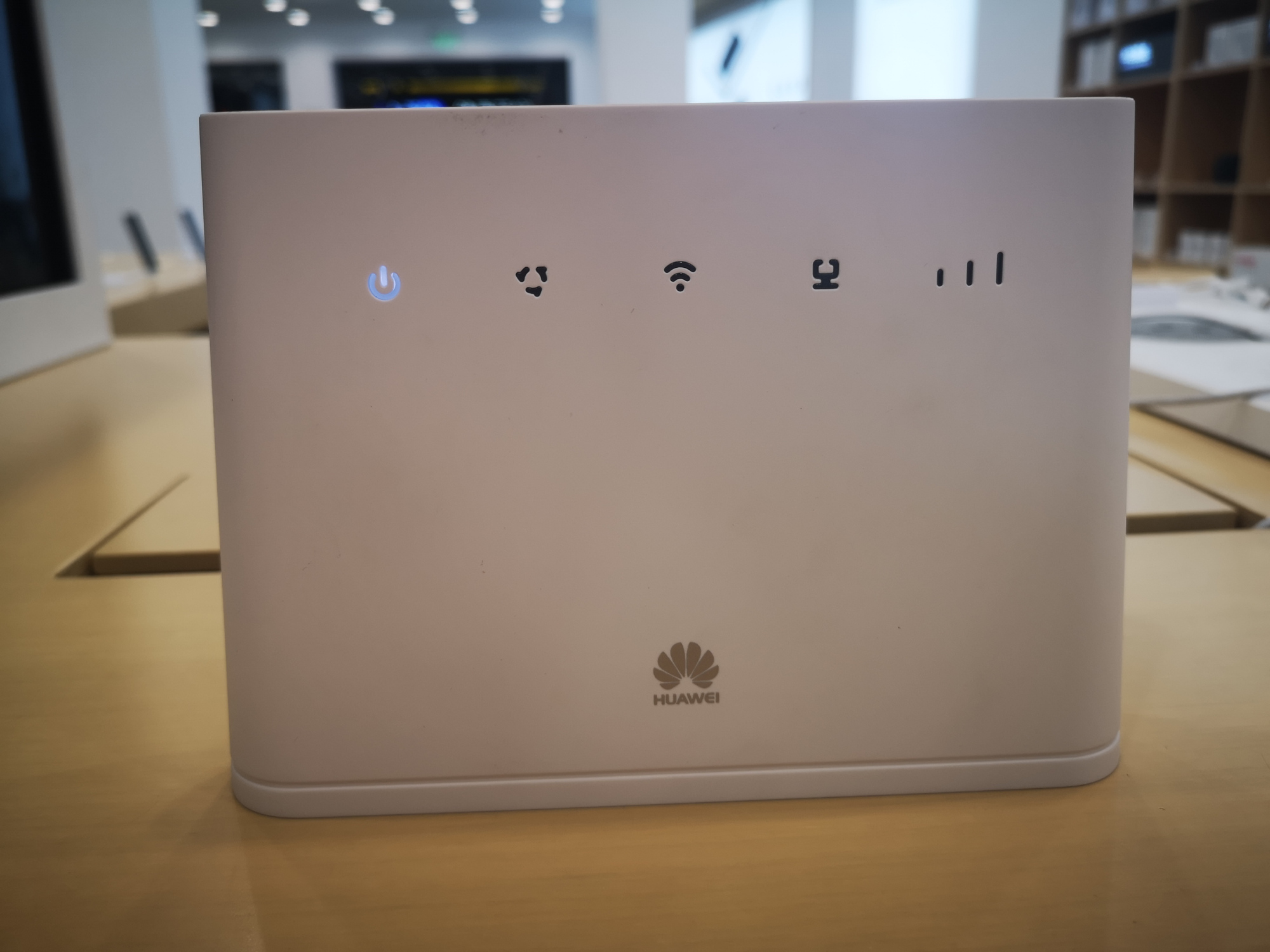 不用拉网线的无线wifi路由器实测,不需要wifi功能的华为路由器