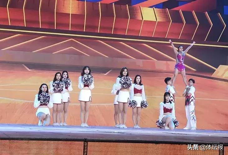最红啦啦队曾登上春晚舞台,最红啦啦队上春晚