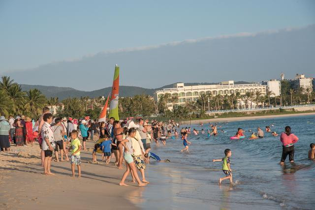 三亚哪里的海景最美,三亚的海边夜景真的很美